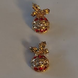 Avon Vintage Christmas Earrings
